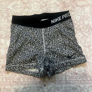 Nike Pro  Black & White Print Bike Shorts
